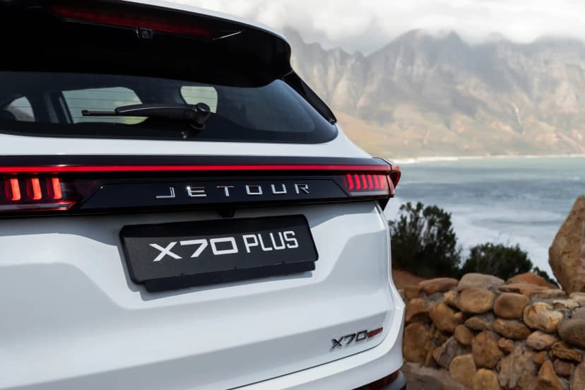 HIT THE ROAD IN COMFORT THESE HOLIDAYS – THE BENEFITS OF A 7-SEATER FAMILY VEHICLE